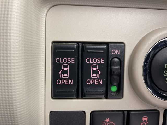 ダイハツ ムーヴ キャンバス X ブラックインテリア リミテッド SAⅢ 道央・札幌 2018(平30)年 3.5万km ブラックマイカメタリック ・４ＷＤ　/スマートアシスト/・衝突被害軽減ブレーキ　/・純正メモリナビ/・CD/DVD/SD/フルセグTV/USB/BT)　/・両側パワースライドドア　/・オートハイビーム　/・パノラマモニター　/・ベンチシート　/・電動格納ミラー　/・ドアバイザー　/・フォグランプ　/・ヘッドライトレベライザー　/・横滑り防止/・スマートキー