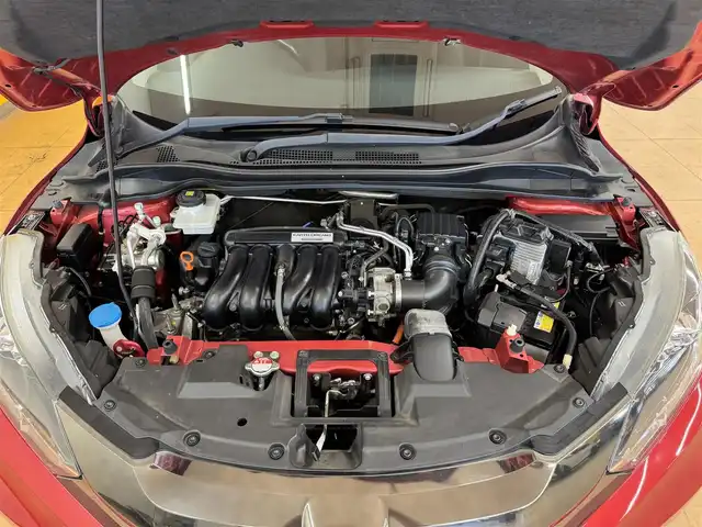 ホンダ ヴェゼル ハイブリッド Z ホンダセンシング 群馬県 2017(平29)年 5万km プレミアムクリスタルレッドM ホンダセンシング/・アダプティブクルーズコントロール/・誤発進抑制機能/・車線維持支援システム/・路外逸脱抑制機能/・標識認識機能/・先行車発進お知らせ機能/純正7インチナビ/・フルセグTV/・BT/DVD/CD/SD/・FM/AM/バックカメラ/ビルトインETC/ドライブレコーダー/革巻きステアリング/ステアリングスイッチ/パドルシフト/ブラックハーフレザーシート/前席シートヒーター/電子パーキング/ブレーキーオートホールド/スマートキー/プッシュスタート/寒冷地仕様/LEDヘッドライト/フォグランプ/オートライト/ルーフレール/純正17インチAW/純正フロアマット/ドアバイザー/電動格納ウィンカーミラー/横滑り防止機能