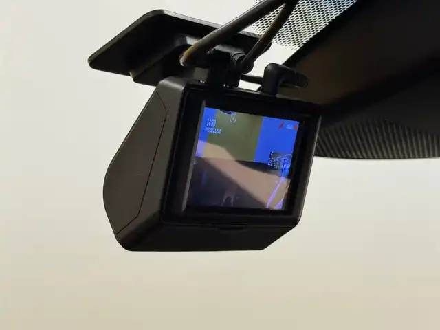 ホンダ ヴェゼル ハイブリッド Z ホンダセンシング 群馬県 2017(平29)年 5万km プレミアムクリスタルレッドM ホンダセンシング/・アダプティブクルーズコントロール/・誤発進抑制機能/・車線維持支援システム/・路外逸脱抑制機能/・標識認識機能/・先行車発進お知らせ機能/純正7インチナビ/・フルセグTV/・BT/DVD/CD/SD/・FM/AM/バックカメラ/ビルトインETC/ドライブレコーダー/革巻きステアリング/ステアリングスイッチ/パドルシフト/ブラックハーフレザーシート/前席シートヒーター/電子パーキング/ブレーキーオートホールド/スマートキー/プッシュスタート/寒冷地仕様/LEDヘッドライト/フォグランプ/オートライト/ルーフレール/純正17インチAW/純正フロアマット/ドアバイザー/電動格納ウィンカーミラー/横滑り防止機能