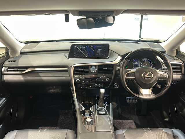 レクサス ＲＸ 450h バージョンL 新潟県 2019(平31)年 4.3万km グラファイトブラックガラスフレーク メーカーオプション/REAR SEATENTERTAINMENT SYSTEM/MARKLEVINSONプレミアムサラウンドサウンドシステム/ムーンルーフ（チルト＆スライド式）/MODELLISTAエアロ（F.S.R）/TRD鍛造22インチAW/標準装備/LexusSafetySystem＋/・プリクラッシュセーフティ/・レーントレーシングアシスト/・オートマチックハイビーム/・レーダークルーズコントロール/・パーキングサポートブレーキ/・ブラインドスポットモニター/・パノラマビューモニター/・三眼フルLEDヘッドランプ、LEDシーケンシャルシグナルランプ/ハンズフリーパワーバックドア/NAVI・AI・AVS/ドライブモードセレクトスイッチ/ステアリングヒーター/シートヒーター(全席)/ベンチレーション(D/N席)/セカンドパワーシート(リクライニング、格納)/フルカラーヘッドアップディスプレイ/12.3インチワイドディスプレイ/メモリナビゲーション【CD/DVD/BT/フルセグ】/本革シート/電子キー&カードキー/ドライブレコーダー/ETC