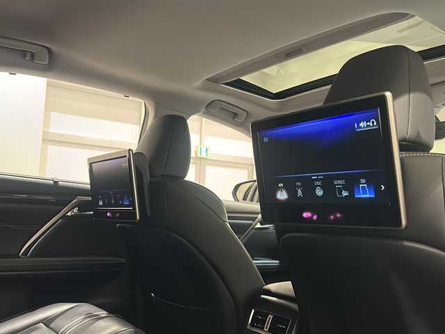 レクサス ＲＸ 450h バージョンL 新潟県 2019(平31)年 4.3万km グラファイトブラックガラスフレーク メーカーオプション/REAR SEATENTERTAINMENT SYSTEM/MARKLEVINSONプレミアムサラウンドサウンドシステム/ムーンルーフ（チルト＆スライド式）/MODELLISTAエアロ（F.S.R）/TRD鍛造22インチAW/標準装備/LexusSafetySystem＋/・プリクラッシュセーフティ/・レーントレーシングアシスト/・オートマチックハイビーム/・レーダークルーズコントロール/・パーキングサポートブレーキ/・ブラインドスポットモニター/・パノラマビューモニター/・三眼フルLEDヘッドランプ、LEDシーケンシャルシグナルランプ/ハンズフリーパワーバックドア/NAVI・AI・AVS/ドライブモードセレクトスイッチ/ステアリングヒーター/シートヒーター(全席)/ベンチレーション(D/N席)/セカンドパワーシート(リクライニング、格納)/フルカラーヘッドアップディスプレイ/12.3インチワイドディスプレイ/メモリナビゲーション【CD/DVD/BT/フルセグ】/本革シート/電子キー&カードキー/ドライブレコーダー/ETC