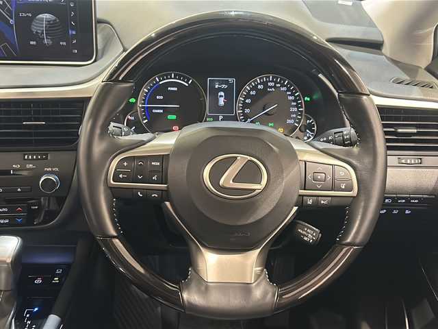 レクサス ＲＸ 450h バージョンL 新潟県 2019(平31)年 4.3万km グラファイトブラックガラスフレーク メーカーオプション/REAR SEATENTERTAINMENT SYSTEM/MARKLEVINSONプレミアムサラウンドサウンドシステム/ムーンルーフ（チルト＆スライド式）/MODELLISTAエアロ（F.S.R）/TRD鍛造22インチAW/標準装備/LexusSafetySystem＋/・プリクラッシュセーフティ/・レーントレーシングアシスト/・オートマチックハイビーム/・レーダークルーズコントロール/・パーキングサポートブレーキ/・ブラインドスポットモニター/・パノラマビューモニター/・三眼フルLEDヘッドランプ、LEDシーケンシャルシグナルランプ/ハンズフリーパワーバックドア/NAVI・AI・AVS/ドライブモードセレクトスイッチ/ステアリングヒーター/シートヒーター(全席)/ベンチレーション(D/N席)/セカンドパワーシート(リクライニング、格納)/フルカラーヘッドアップディスプレイ/12.3インチワイドディスプレイ/メモリナビゲーション【CD/DVD/BT/フルセグ】/本革シート/電子キー&カードキー/ドライブレコーダー/ETC