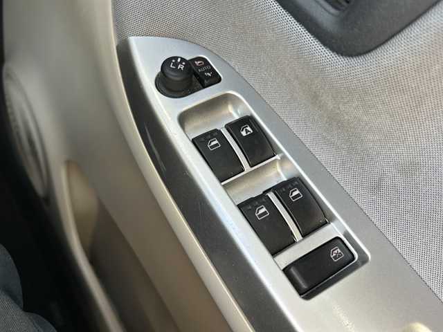 ダイハツ キャスト スタイル G SAⅡ 静岡県 2015(平27)年 6.9万km プラムブラウンクリスタルマイカ ナビ/・フルセグTV/ラジオ/DS/・CD/DVD/SD/USB/Bluetooth/主要装備/・アイドリングストップ　/・バックカメラ　/・ドライブレコーダー　/・ＥＴＣ　/・レーンキープアシスト　/・オートライト　/・衝突軽減システム　/・ＬＥＤヘッドライト　/・純正フロアマット　/・プッシュスタート　/・スマートキー　/・横滑り防止/・盗難防止装置/・パワーウィンドウ/・パワーステアリング