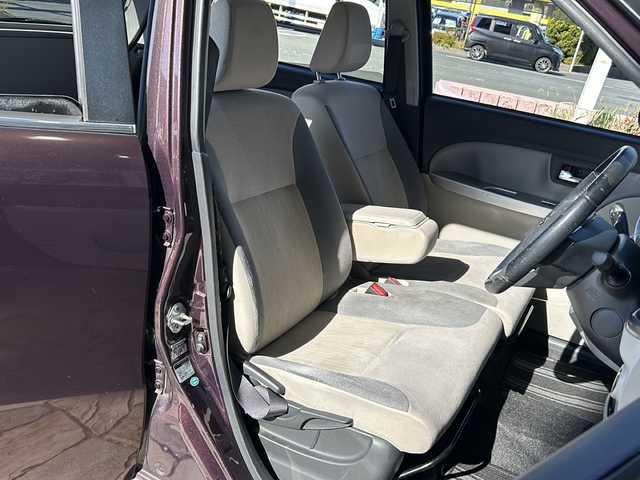 ダイハツ キャスト スタイル G SAⅡ 静岡県 2015(平27)年 6.9万km プラムブラウンクリスタルマイカ ナビ/・フルセグTV/ラジオ/DS/・CD/DVD/SD/USB/Bluetooth/主要装備/・アイドリングストップ　/・バックカメラ　/・ドライブレコーダー　/・ＥＴＣ　/・レーンキープアシスト　/・オートライト　/・衝突軽減システム　/・ＬＥＤヘッドライト　/・純正フロアマット　/・プッシュスタート　/・スマートキー　/・横滑り防止/・盗難防止装置/・パワーウィンドウ/・パワーステアリング