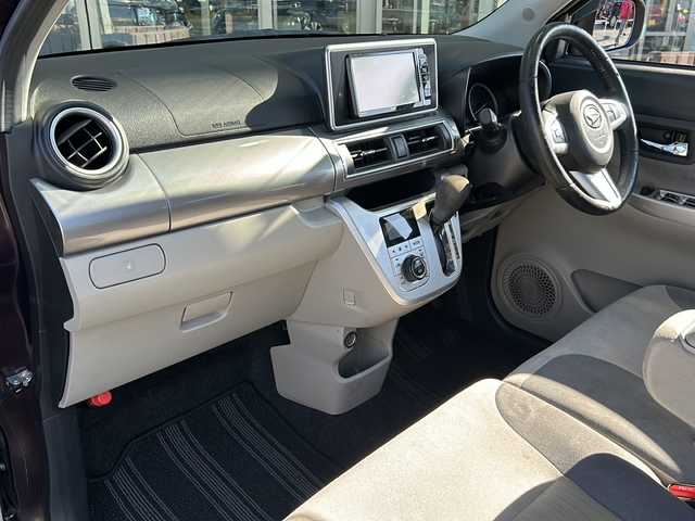 ダイハツ キャスト スタイル G SAⅡ 静岡県 2015(平27)年 6.9万km プラムブラウンクリスタルマイカ ナビ/・フルセグTV/ラジオ/DS/・CD/DVD/SD/USB/Bluetooth/主要装備/・アイドリングストップ　/・バックカメラ　/・ドライブレコーダー　/・ＥＴＣ　/・レーンキープアシスト　/・オートライト　/・衝突軽減システム　/・ＬＥＤヘッドライト　/・純正フロアマット　/・プッシュスタート　/・スマートキー　/・横滑り防止/・盗難防止装置/・パワーウィンドウ/・パワーステアリング