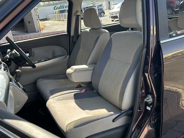 ダイハツ キャスト スタイル G SAⅡ 静岡県 2015(平27)年 6.9万km プラムブラウンクリスタルマイカ ナビ/・フルセグTV/ラジオ/DS/・CD/DVD/SD/USB/Bluetooth/主要装備/・アイドリングストップ　/・バックカメラ　/・ドライブレコーダー　/・ＥＴＣ　/・レーンキープアシスト　/・オートライト　/・衝突軽減システム　/・ＬＥＤヘッドライト　/・純正フロアマット　/・プッシュスタート　/・スマートキー　/・横滑り防止/・盗難防止装置/・パワーウィンドウ/・パワーステアリング