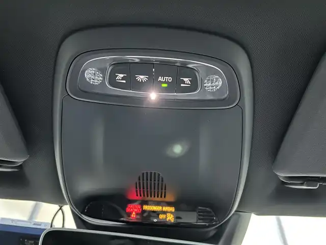 ボルボ Ｖ４０ D4 ダイナミックエディション 石川県 2018(平30)年 4.2万km アイスホワイト 衝突軽減ブレーキ/アダプティブクルーズコントロール/ブラインドスポットモニター/純正ナビ/バックカメラ/クリアランスソナー/LEDヘッドライト/シートヒーター/パワーシート/パドルシフト/18incアルミホイール