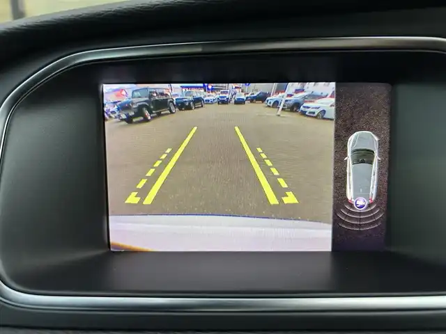 ボルボ Ｖ４０ D4 ダイナミックエディション 石川県 2018(平30)年 4.2万km アイスホワイト 衝突軽減ブレーキ/アダプティブクルーズコントロール/ブラインドスポットモニター/純正ナビ/バックカメラ/クリアランスソナー/LEDヘッドライト/シートヒーター/パワーシート/パドルシフト/18incアルミホイール