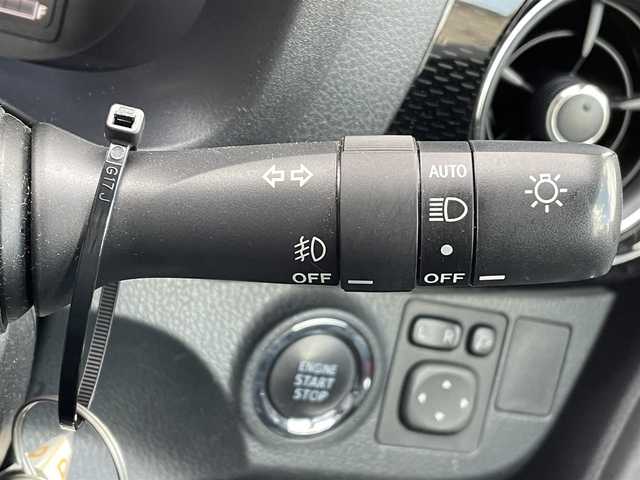 トヨタ ヴィッツ F セーフティーエディションⅢ 道東・釧路十勝 2019(平31)年 5.2万km シルバーマイカM 4WD/ワンオーナー/寒冷地仕様/Toyota Safety Sense/・PCS(プリクラッシュセーフティ)/・LDA(レーンディパーチャーアラート)/・オートマチックハイビーム/・先行車発進告知/純正ディーラーOPナビ/ (CD/DVD/BT)/フルセグTV/TVキャンセラー/バックカメラ/ビルトインETC/純正ドライブレコーダー/ステアリングスイッチ/プッシュスタート/スマートキー/純正エンジンスターター/社外14インチAW付スタッドレスタイヤ積込/オートライト/フォグランプ/ウインカーミラー/電動格納ミラー/純正フロアマット/横滑り防止装置/ナビ取扱説明書/取扱説明書/保証書