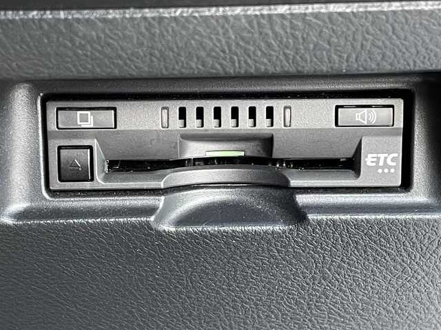 トヨタ ヴィッツ F セーフティーエディションⅢ 道東・釧路十勝 2019(平31)年 5.2万km シルバーマイカM 4WD/ワンオーナー/寒冷地仕様/Toyota Safety Sense/・PCS(プリクラッシュセーフティ)/・LDA(レーンディパーチャーアラート)/・オートマチックハイビーム/・先行車発進告知/純正ディーラーOPナビ/ (CD/DVD/BT)/フルセグTV/TVキャンセラー/バックカメラ/ビルトインETC/純正ドライブレコーダー/ステアリングスイッチ/プッシュスタート/スマートキー/純正エンジンスターター/社外14インチAW付スタッドレスタイヤ積込/オートライト/フォグランプ/ウインカーミラー/電動格納ミラー/純正フロアマット/横滑り防止装置/ナビ取扱説明書/取扱説明書/保証書