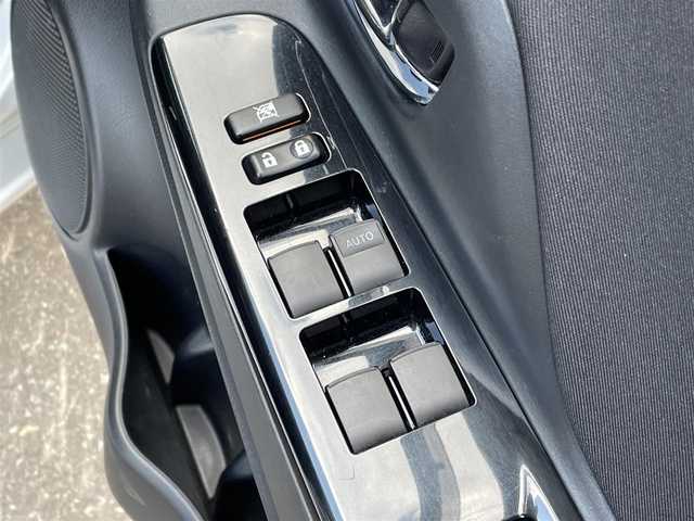 トヨタ ヴィッツ F セーフティーエディションⅢ 道東・釧路十勝 2019(平31)年 5.2万km シルバーマイカM 4WD/ワンオーナー/寒冷地仕様/Toyota Safety Sense/・PCS(プリクラッシュセーフティ)/・LDA(レーンディパーチャーアラート)/・オートマチックハイビーム/・先行車発進告知/純正ディーラーOPナビ/ (CD/DVD/BT)/フルセグTV/TVキャンセラー/バックカメラ/ビルトインETC/純正ドライブレコーダー/ステアリングスイッチ/プッシュスタート/スマートキー/純正エンジンスターター/社外14インチAW付スタッドレスタイヤ積込/オートライト/フォグランプ/ウインカーミラー/電動格納ミラー/純正フロアマット/横滑り防止装置/ナビ取扱説明書/取扱説明書/保証書