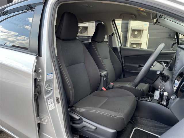 トヨタ ヴィッツ F セーフティーエディションⅢ 道東・釧路十勝 2019(平31)年 5.2万km シルバーマイカM 4WD/ワンオーナー/寒冷地仕様/Toyota Safety Sense/・PCS(プリクラッシュセーフティ)/・LDA(レーンディパーチャーアラート)/・オートマチックハイビーム/・先行車発進告知/純正ディーラーOPナビ/ (CD/DVD/BT)/フルセグTV/TVキャンセラー/バックカメラ/ビルトインETC/純正ドライブレコーダー/ステアリングスイッチ/プッシュスタート/スマートキー/純正エンジンスターター/社外14インチAW付スタッドレスタイヤ積込/オートライト/フォグランプ/ウインカーミラー/電動格納ミラー/純正フロアマット/横滑り防止装置/ナビ取扱説明書/取扱説明書/保証書