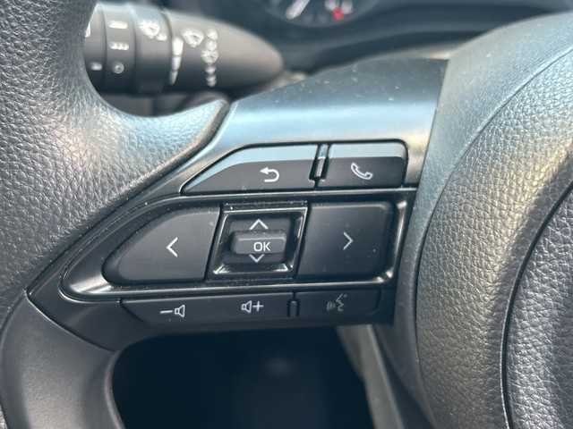 トヨタ シエンタ ハイブリッド G 長野県 2023(令5)年 1.3万km ホワイトパールクリスタルシャイン ・純正8インチディスプレイオーディオ/・バックカメラ/・ビルトインETC/・プリクラッシュセーフティ/・オートマチックハイビーム/・レーダークルーズコントロール/・レーンキープアシスト/・ブラインドスポットモニター/・両側パワースライドドア/・社外15インチアルミホイール/・純正AW付き夏タイヤ積込有り/・横滑り防止装置/・LEDヘッドライト/・オートライト/・コーナーセンサー/・純正フロアマット/・ウィンカーミラー/・電動格納ミラー/・スマートキー/・エンジンプッシュスタート