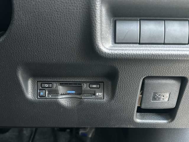 トヨタ シエンタ ハイブリッド G 長野県 2023(令5)年 1.3万km ホワイトパールクリスタルシャイン ・純正8インチディスプレイオーディオ/・バックカメラ/・ビルトインETC/・プリクラッシュセーフティ/・オートマチックハイビーム/・レーダークルーズコントロール/・レーンキープアシスト/・ブラインドスポットモニター/・両側パワースライドドア/・社外15インチアルミホイール/・純正AW付き夏タイヤ積込有り/・横滑り防止装置/・LEDヘッドライト/・オートライト/・コーナーセンサー/・純正フロアマット/・ウィンカーミラー/・電動格納ミラー/・スマートキー/・エンジンプッシュスタート