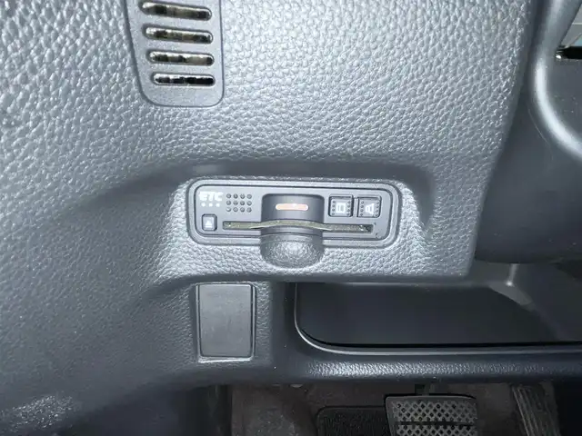 ホンダ Ｎ ＢＯＸ 2トン カスタム G L ホンダセンシング 青森県 2017(平29)年 10.1万km プレミアムホワイトパールⅡ (株)IDOMが運営する【じしゃロン青森店】の自社ローン専用車両になりますこちらは現金ご利用時の価格です。自社ローンご希望の方は別途その旨お申付け下さい。/４ＷＤ/人気のツートンカラー/純正８インチＳＤナビ/　AM/FM/CD/DVD/SD/BT/フルセグＴＶ/バックカメラ/純正ドライブレコーダー/ビルトインＥＴＣ/両側パワースライドドア/クルーズコントロール/ＥＣＯＮモード/衝突被害軽減システム/レーンキープアシスト/横滑り防止装置/オートライト/ＬＥＤヘッドランプ/フォグランプ/シートヒーター（D/N）/ドアミラーヒーター/プラズマクラスターイオン/ドアバイザー/純正フロアマット/純正１４インチアルミホイール装着