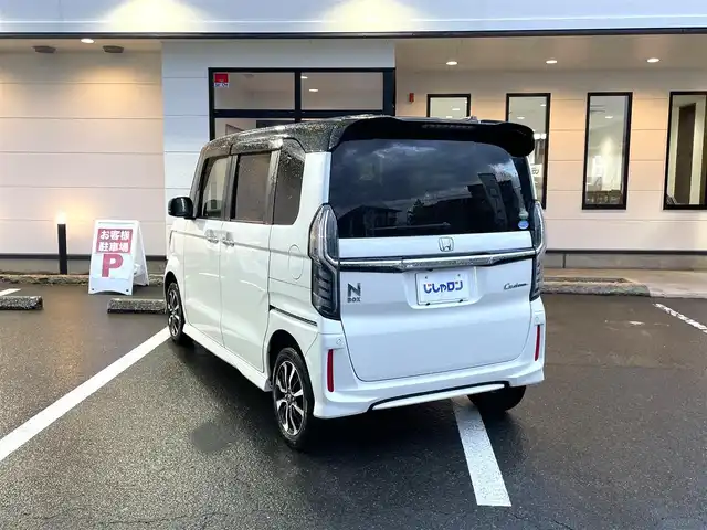 ホンダ Ｎ ＢＯＸ 2トン カスタム G L ホンダセンシング 青森県 2017(平29)年 10.1万km プレミアムホワイトパールⅡ (株)IDOMが運営する【じしゃロン青森店】の自社ローン専用車両になりますこちらは現金ご利用時の価格です。自社ローンご希望の方は別途その旨お申付け下さい。/４ＷＤ/人気のツートンカラー/純正８インチＳＤナビ/　AM/FM/CD/DVD/SD/BT/フルセグＴＶ/バックカメラ/純正ドライブレコーダー/ビルトインＥＴＣ/両側パワースライドドア/クルーズコントロール/ＥＣＯＮモード/衝突被害軽減システム/レーンキープアシスト/横滑り防止装置/オートライト/ＬＥＤヘッドランプ/フォグランプ/シートヒーター（D/N）/ドアミラーヒーター/プラズマクラスターイオン/ドアバイザー/純正フロアマット/純正１４インチアルミホイール装着
