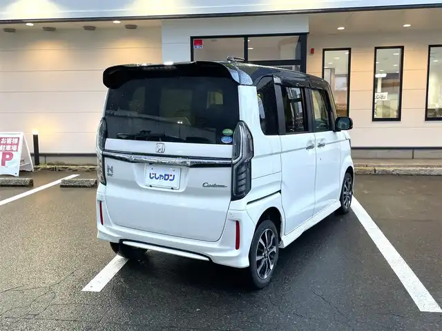 ホンダ Ｎ ＢＯＸ 2トン カスタム G L ホンダセンシング 青森県 2017(平29)年 10.1万km プレミアムホワイトパールⅡ (株)IDOMが運営する【じしゃロン青森店】の自社ローン専用車両になりますこちらは現金ご利用時の価格です。自社ローンご希望の方は別途その旨お申付け下さい。/４ＷＤ/人気のツートンカラー/純正８インチＳＤナビ/　AM/FM/CD/DVD/SD/BT/フルセグＴＶ/バックカメラ/純正ドライブレコーダー/ビルトインＥＴＣ/両側パワースライドドア/クルーズコントロール/ＥＣＯＮモード/衝突被害軽減システム/レーンキープアシスト/横滑り防止装置/オートライト/ＬＥＤヘッドランプ/フォグランプ/シートヒーター（D/N）/ドアミラーヒーター/プラズマクラスターイオン/ドアバイザー/純正フロアマット/純正１４インチアルミホイール装着