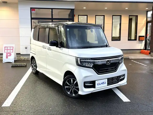 ホンダ Ｎ ＢＯＸ 2トン カスタム G L ホンダセンシング 青森県 2017(平29)年 10.1万km プレミアムホワイトパールⅡ (株)IDOMが運営する【じしゃロン青森店】の自社ローン専用車両になりますこちらは現金ご利用時の価格です。自社ローンご希望の方は別途その旨お申付け下さい。/４ＷＤ/人気のツートンカラー/純正８インチＳＤナビ/　AM/FM/CD/DVD/SD/BT/フルセグＴＶ/バックカメラ/純正ドライブレコーダー/ビルトインＥＴＣ/両側パワースライドドア/クルーズコントロール/ＥＣＯＮモード/衝突被害軽減システム/レーンキープアシスト/横滑り防止装置/オートライト/ＬＥＤヘッドランプ/フォグランプ/シートヒーター（D/N）/ドアミラーヒーター/プラズマクラスターイオン/ドアバイザー/純正フロアマット/純正１４インチアルミホイール装着