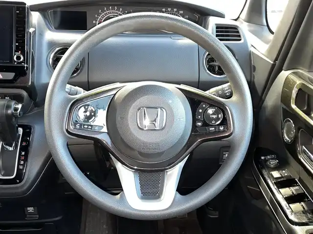 ホンダ Ｎ ＢＯＸ 2トン カスタム G L ホンダセンシング 青森県 2017(平29)年 10.1万km プレミアムホワイトパールⅡ (株)IDOMが運営する【じしゃロン青森店】の自社ローン専用車両になりますこちらは現金ご利用時の価格です。自社ローンご希望の方は別途その旨お申付け下さい。/４ＷＤ/人気のツートンカラー/純正８インチＳＤナビ/　AM/FM/CD/DVD/SD/BT/フルセグＴＶ/バックカメラ/純正ドライブレコーダー/ビルトインＥＴＣ/両側パワースライドドア/クルーズコントロール/ＥＣＯＮモード/衝突被害軽減システム/レーンキープアシスト/横滑り防止装置/オートライト/ＬＥＤヘッドランプ/フォグランプ/シートヒーター（D/N）/ドアミラーヒーター/プラズマクラスターイオン/ドアバイザー/純正フロアマット/純正１４インチアルミホイール装着