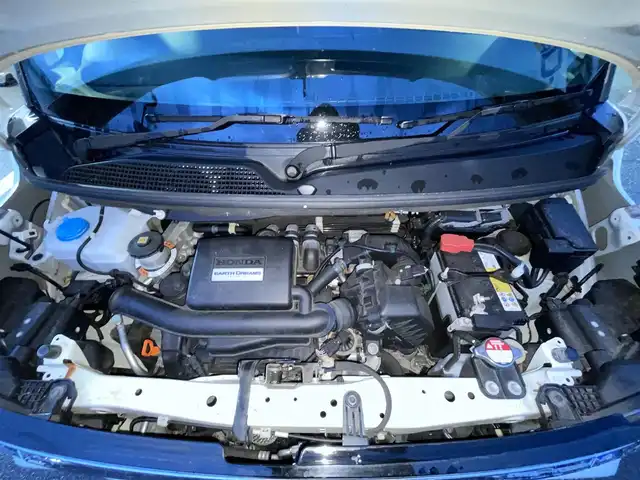 ホンダ Ｎ ＢＯＸ 2トン カスタム G L ホンダセンシング 青森県 2017(平29)年 10.1万km プレミアムホワイトパールⅡ (株)IDOMが運営する【じしゃロン青森店】の自社ローン専用車両になりますこちらは現金ご利用時の価格です。自社ローンご希望の方は別途その旨お申付け下さい。/４ＷＤ/人気のツートンカラー/純正８インチＳＤナビ/　AM/FM/CD/DVD/SD/BT/フルセグＴＶ/バックカメラ/純正ドライブレコーダー/ビルトインＥＴＣ/両側パワースライドドア/クルーズコントロール/ＥＣＯＮモード/衝突被害軽減システム/レーンキープアシスト/横滑り防止装置/オートライト/ＬＥＤヘッドランプ/フォグランプ/シートヒーター（D/N）/ドアミラーヒーター/プラズマクラスターイオン/ドアバイザー/純正フロアマット/純正１４インチアルミホイール装着