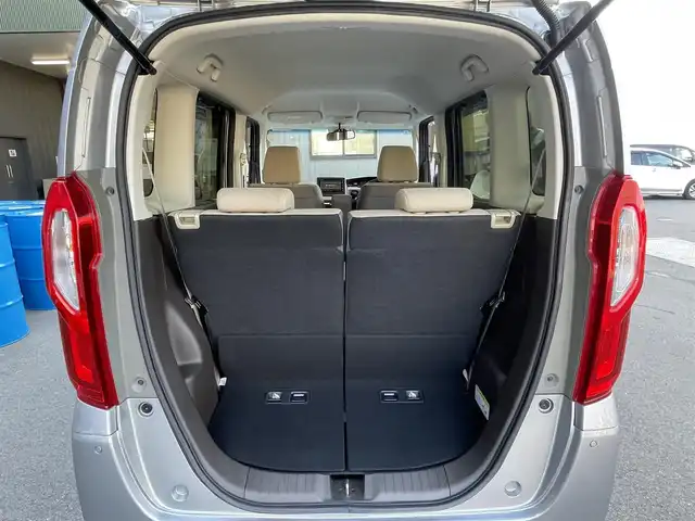 ホンダ Ｎ ＢＯＸ L ターボ 滋賀県 2021(令3)年 4.7万km ルナシルバーM 純正ナビ/（CD/DVD/BT/フルセグTV/SD/USB）/ホンダセンシング/・衝突軽減ブレーキ（CMBS）/・誤発進抑制機能/・後方誤発進抑制機/・渋滞追従機能付アダプティブクルーズコントロール（ACC）/・車線維持支援システム（LKAS）/・路外逸脱抑制機能/・歩行者事故低減ステアリング/・先行車発進お知らせ機能/・標識認識機能/・オートハイビーム/バックカメラ/ビルトインETC/両側パワースライドドア/前席シートヒーター/パーキングセンサー/パドルシフト/LEDヘッドライト/純正フロアマット