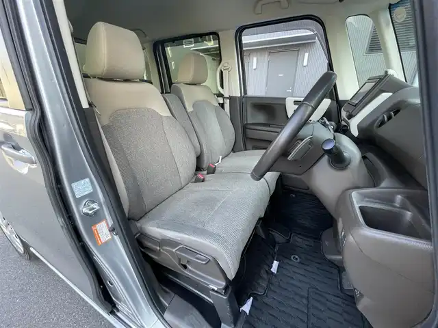 ホンダ Ｎ ＢＯＸ L ターボ 滋賀県 2021(令3)年 4.7万km ルナシルバーM 純正ナビ/（CD/DVD/BT/フルセグTV/SD/USB）/ホンダセンシング/・衝突軽減ブレーキ（CMBS）/・誤発進抑制機能/・後方誤発進抑制機/・渋滞追従機能付アダプティブクルーズコントロール（ACC）/・車線維持支援システム（LKAS）/・路外逸脱抑制機能/・歩行者事故低減ステアリング/・先行車発進お知らせ機能/・標識認識機能/・オートハイビーム/バックカメラ/ビルトインETC/両側パワースライドドア/前席シートヒーター/パーキングセンサー/パドルシフト/LEDヘッドライト/純正フロアマット