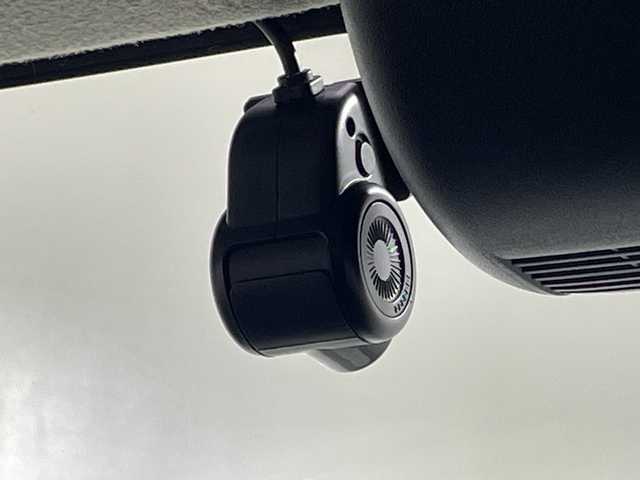 スズキ スペーシア 神奈川県 2021(令3)年 2万km ピュアホワイトP 純正ナビ/全方位カメラ/両側パワースライドドア/スズキセーフティ/追従クルーズコントローラー/ターボ/シートヒーター/ヘッドアップディスプレイ/パドルシフト/ETC2.0/LEDライト/前後ドラレコ/純正5インチAW/純正フロアマット/プッシュスタート/スマートキー/スペアキー/シートバックテーブル/シールサンシェード/オートライト/オートマチックハイビーム/ハイビームアシスト/電格格納ミラー/取扱説明書/保証書/デュアメセンサーブレーキサポート/車線逸脱抑制/レーンアシスト/盗難防止装置