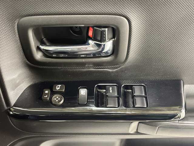 スズキ スペーシア 神奈川県 2021(令3)年 2万km ピュアホワイトP 純正ナビ/全方位カメラ/両側パワースライドドア/スズキセーフティ/追従クルーズコントローラー/ターボ/シートヒーター/ヘッドアップディスプレイ/パドルシフト/ETC2.0/LEDライト/前後ドラレコ/純正5インチAW/純正フロアマット/プッシュスタート/スマートキー/スペアキー/シートバックテーブル/シールサンシェード/オートライト/オートマチックハイビーム/ハイビームアシスト/電格格納ミラー/取扱説明書/保証書/デュアメセンサーブレーキサポート/車線逸脱抑制/レーンアシスト/盗難防止装置