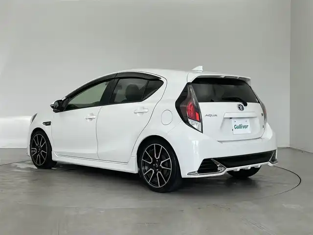トヨタ アクア G G’s 埼玉県 2015(平27)年 4.5万km ライムホワイトパールクリスタルシャイン クルーズコントロール/純正ナビ/（Bluetooth/CD/DVD/フルセグ)/バックカメラ/ETC/ステアリングスイッチ/シートヒーター/ナノイーエアコン/オートLEDヘッドライト/フォグランプ/スマートキー/スペアキー/ドアバイザー/プッシュスタート/電動格納ミラー/VSC（横滑り防止装置）