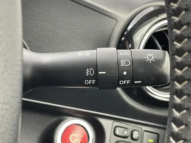 トヨタ アクア G G’s 埼玉県 2015(平27)年 4.5万km ライムホワイトパールクリスタルシャイン クルーズコントロール/純正ナビ/（Bluetooth/CD/DVD/フルセグ)/バックカメラ/ETC/ステアリングスイッチ/シートヒーター/ナノイーエアコン/オートLEDヘッドライト/フォグランプ/スマートキー/スペアキー/ドアバイザー/プッシュスタート/電動格納ミラー/VSC（横滑り防止装置）