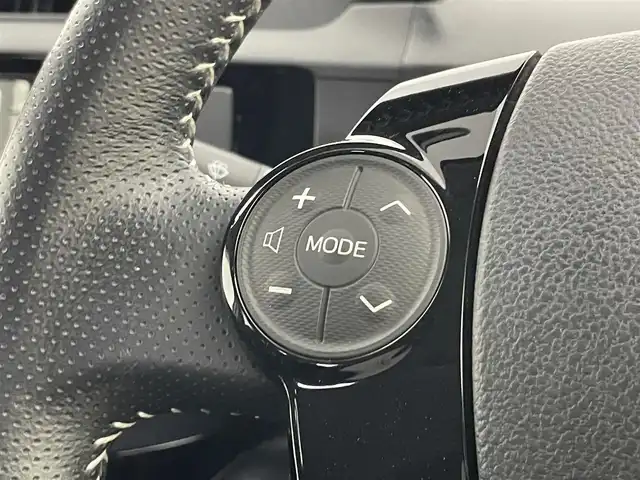 トヨタ アクア G G’s 埼玉県 2015(平27)年 4.5万km ライムホワイトパールクリスタルシャイン クルーズコントロール/純正ナビ/（Bluetooth/CD/DVD/フルセグ)/バックカメラ/ETC/ステアリングスイッチ/シートヒーター/ナノイーエアコン/オートLEDヘッドライト/フォグランプ/スマートキー/スペアキー/ドアバイザー/プッシュスタート/電動格納ミラー/VSC（横滑り防止装置）