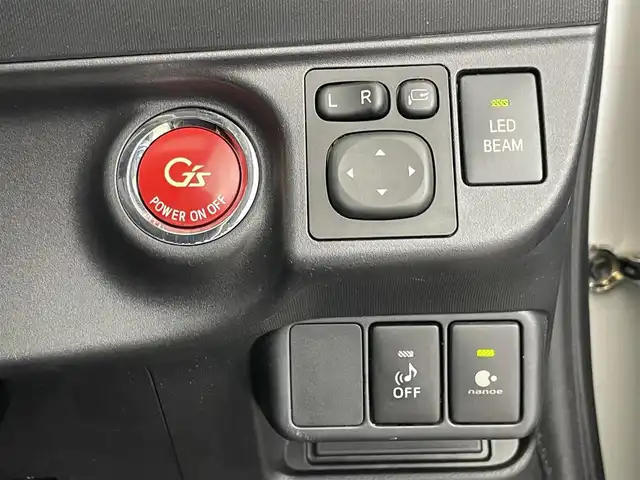 トヨタ アクア G G’s 埼玉県 2015(平27)年 4.5万km ライムホワイトパールクリスタルシャイン クルーズコントロール/純正ナビ/（Bluetooth/CD/DVD/フルセグ)/バックカメラ/ETC/ステアリングスイッチ/シートヒーター/ナノイーエアコン/オートLEDヘッドライト/フォグランプ/スマートキー/スペアキー/ドアバイザー/プッシュスタート/電動格納ミラー/VSC（横滑り防止装置）