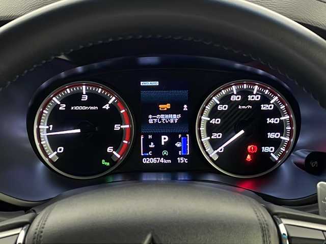 三菱 デリカＤ：５ P 新潟県 2022(令4)年 2.1万km ホワイトダイヤモンド 純正10.1インチメモリナビ/(ROAD EXPLORER MM4.0)/(CD.DVD.SD.フルセグ.Bluetooth)/マルチアラウンドモニター/e-Assisit/レーダークルーズコントロール/レーンキープアシスト/ブラインドスポットワーニング/革巻きステアリング/ステアリングリモコン/ステアリングヒーター/パドルシフト/LEDオートライト/フォグランプ/両側パワースライドドア/オートステップ/ドライブレコーダー/シートヒーター/シートカバー/電子制御パーキングブレーキ/ブレーキホールド/フロアマット