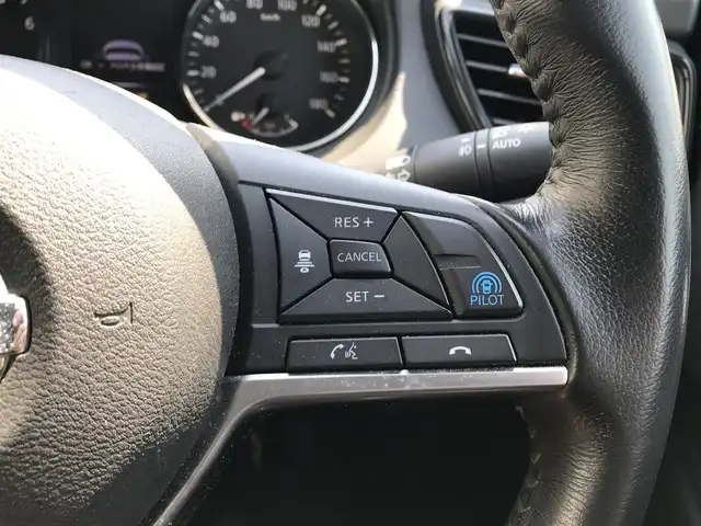 日産 エクストレイル 20Xi 富山県 2018(平30)年 4.6万km チタニウムカーキ 純正９型ナビ/フルセグＴＶ／Bluetooth/プロパイロット/アラウンドビューモニター/エマージェンシーブレーキ/デジタルインナーミラー/クルーズコントロール/パワーバックドア/シートヒーター/スマートキー／スペアキー/ETC/コーナーセンサー/ブレーキホールド/ドライブレコーダー/横滑り防止装置/ミラーヒーター/保証書／取説有り