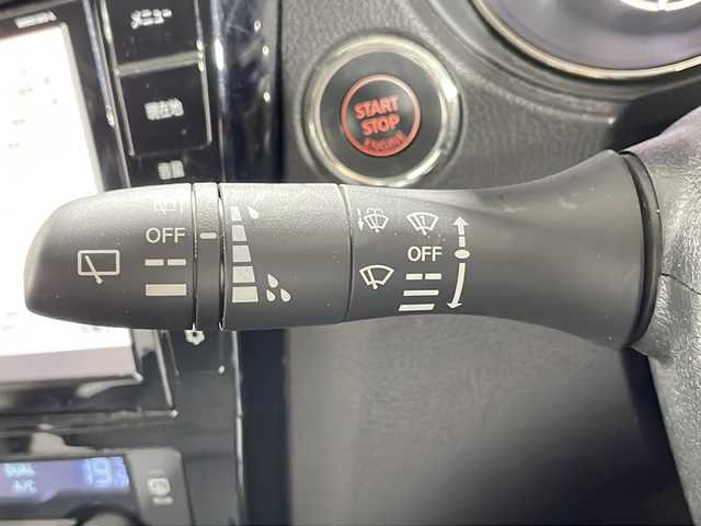 日産 エクストレイル 20Xi 広島県 2018(平30)年 4.6万km チタニウムカーキ 純正9型ナビ　/アラウンドビューモニター　/シートヒーター　/フルセグ　/電動リアゲート　/デジタルルームミラー　/オートハイビーム　/レーンキープアシスト　/コーナーセンサー　/クルーズコントロール　/ドラレコ　/ETC/純正18インチアルミホイール(225/60/R18)/エアバック（運転席/助手席）