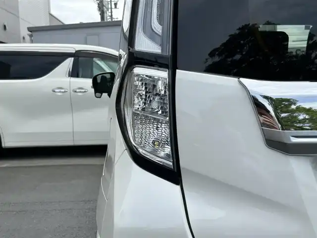 トヨタ ルーミー カスタムG－T 静岡県 2021(令3)年 4.1万km パールホワイトⅢ Toyota Safety Sense/社外9インチメモリーナビ(AVIC-RQ911)/　AM FM CD DVD Bluetooth AUX/ビルトインETC/ドライブレコーダー/LEDオートヘッドライト/デジタルルームミラー/シートヒーター(前席)/LEDルームライト/両側パワースライドドア/ステアリングスイッチ/スマートキー2本/社外充電ポート/フルセグTV/アラウンドビューモニター