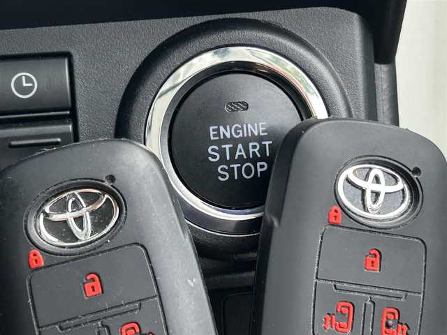 トヨタ ルーミー カスタムG－T 静岡県 2021(令3)年 4.1万km パールホワイトⅢ Toyota Safety Sense/社外9インチメモリーナビ(AVIC-RQ911)/　AM FM CD DVD Bluetooth AUX/ビルトインETC/ドライブレコーダー/LEDオートヘッドライト/デジタルルームミラー/シートヒーター(前席)/LEDルームライト/両側パワースライドドア/ステアリングスイッチ/スマートキー2本/社外充電ポート/フルセグTV/アラウンドビューモニター