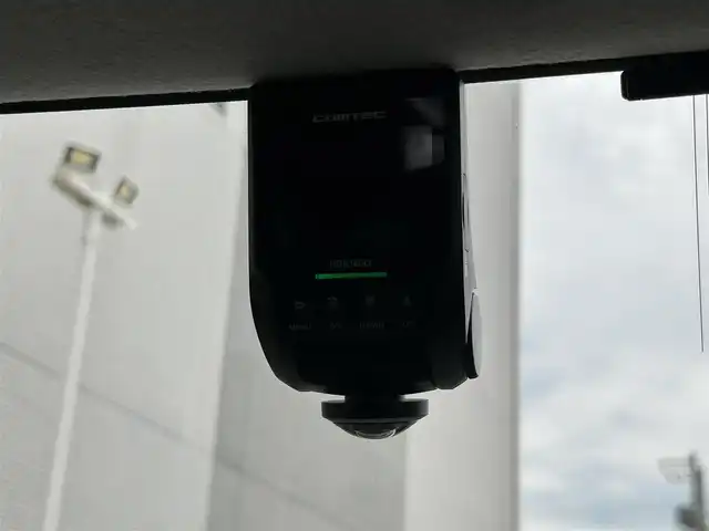 トヨタ ルーミー カスタムG－T 静岡県 2021(令3)年 4.1万km パールホワイトⅢ Toyota Safety Sense/社外9インチメモリーナビ(AVIC-RQ911)/　AM FM CD DVD Bluetooth AUX/ビルトインETC/ドライブレコーダー/LEDオートヘッドライト/デジタルルームミラー/シートヒーター(前席)/LEDルームライト/両側パワースライドドア/ステアリングスイッチ/スマートキー2本/社外充電ポート/フルセグTV/アラウンドビューモニター