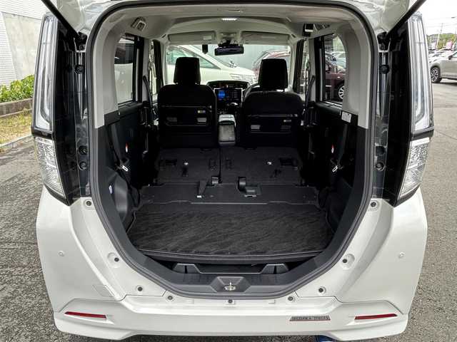 トヨタ ルーミー カスタムG－T 静岡県 2021(令3)年 4.1万km パールホワイトⅢ Toyota Safety Sense/社外9インチメモリーナビ(AVIC-RQ911)/　AM FM CD DVD Bluetooth AUX/ビルトインETC/ドライブレコーダー/LEDオートヘッドライト/デジタルルームミラー/シートヒーター(前席)/LEDルームライト/両側パワースライドドア/ステアリングスイッチ/スマートキー2本/社外充電ポート/フルセグTV/アラウンドビューモニター