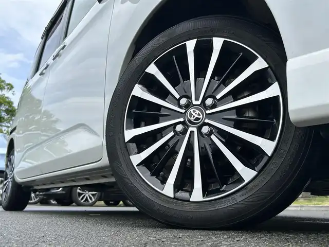 トヨタ ルーミー カスタムG－T 静岡県 2021(令3)年 4.1万km パールホワイトⅢ Toyota Safety Sense/社外9インチメモリーナビ(AVIC-RQ911)/　AM FM CD DVD Bluetooth AUX/ビルトインETC/ドライブレコーダー/LEDオートヘッドライト/デジタルルームミラー/シートヒーター(前席)/LEDルームライト/両側パワースライドドア/ステアリングスイッチ/スマートキー2本/社外充電ポート/フルセグTV/アラウンドビューモニター