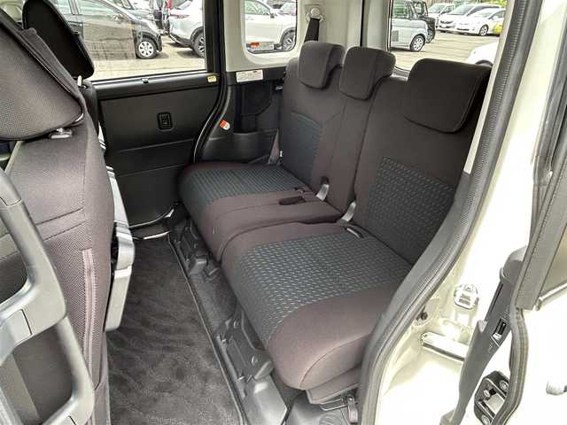 トヨタ ルーミー カスタムG－T 静岡県 2021(令3)年 4.1万km パールホワイトⅢ Toyota Safety Sense/社外9インチメモリーナビ(AVIC-RQ911)/　AM FM CD DVD Bluetooth AUX/ビルトインETC/ドライブレコーダー/LEDオートヘッドライト/デジタルルームミラー/シートヒーター(前席)/LEDルームライト/両側パワースライドドア/ステアリングスイッチ/スマートキー2本/社外充電ポート/フルセグTV/アラウンドビューモニター
