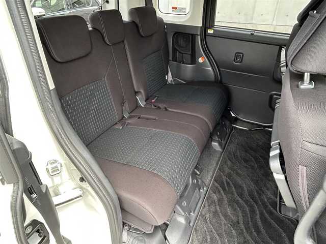 トヨタ ルーミー カスタムG－T 静岡県 2021(令3)年 4.1万km パールホワイトⅢ Toyota Safety Sense/社外9インチメモリーナビ(AVIC-RQ911)/　AM FM CD DVD Bluetooth AUX/ビルトインETC/ドライブレコーダー/LEDオートヘッドライト/デジタルルームミラー/シートヒーター(前席)/LEDルームライト/両側パワースライドドア/ステアリングスイッチ/スマートキー2本/社外充電ポート/フルセグTV/アラウンドビューモニター
