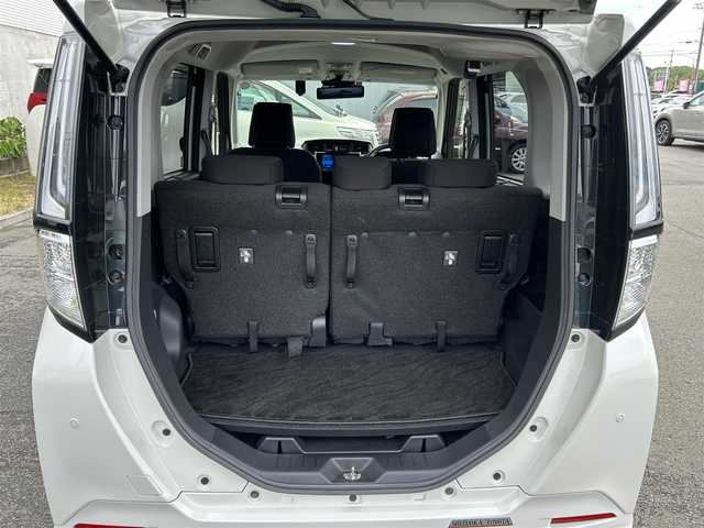 トヨタ ルーミー カスタムG－T 静岡県 2021(令3)年 4.1万km パールホワイトⅢ Toyota Safety Sense/社外9インチメモリーナビ(AVIC-RQ911)/　AM FM CD DVD Bluetooth AUX/ビルトインETC/ドライブレコーダー/LEDオートヘッドライト/デジタルルームミラー/シートヒーター(前席)/LEDルームライト/両側パワースライドドア/ステアリングスイッチ/スマートキー2本/社外充電ポート/フルセグTV/アラウンドビューモニター