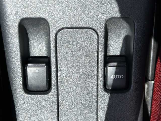 ダイハツ コペン ローブ 茨城県 2017(平29)年 7.4万km ブラックマイカメタリック/マタドールレッドパール 電動オープン/純正ナビゲーション/CD/DVD/Bluetooth/フルセグTV/レーダークルーズコントロール/アイドリングストップ/横滑り防止装置/プッシュスタート/スマートキー/ETC/ハーフレザーシート/前席シートヒーター/純正16インチAW/オートライト/LEDヘッドライト/IC付ターボ