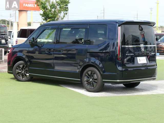 ホンダ ステップワゴン スパーダ 千葉県 2023(令5)年 0.8万km ミッドナイトブルービームM ホンダセンシング/・衝突軽減ブレーキ（CMBS）/・車線維持支援システム（LKAS）/・アダプティブクルーズコントロール（ACC）/・後方誤発進抑制機能/・誤発進抑制機能/パワーバックドア/両側パワースライドドア/ハーフレザーシート/前席シートヒーター/9インチ純正メモリーナビ/地デジTV/【DVD/CD再生機能　Bluetooth接続】/バックカメラ/革巻きステアリング/ステアリングスイッチ/ETC/LEDヘッドライト/フォグライト/ウインカーミラー/コーナーセンサー/純正16インチアルミホイル/サイド/カーテンエアバッグ/Honda スマートキー
