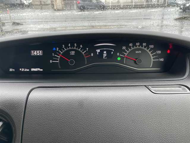ホンダ Ｎ ＢＯＸ G L ホンダセンシング 秋田県 2019(平31)年 9.7万km プラチナホワイトパール (株)IDOMが運営する【じしゃロン 秋田店】の自社ローン専用車両になります。こちらは現金またはオートローンご利用時の価格です。自社ローンご希望の方は別途その旨お申付け下さい/4WD/スマートキー/社外ナビ/フルセグテレビ/バックカメラ/片側パワースライドドア/ETC/ホンダセンシング/シートヒーター