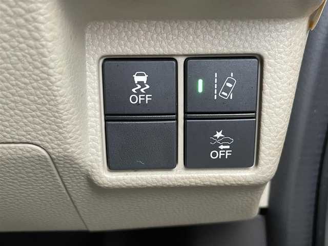 ホンダ Ｎ ＢＯＸ G L ホンダセンシング 秋田県 2019(平31)年 9.7万km プラチナホワイトパール (株)IDOMが運営する【じしゃロン 秋田店】の自社ローン専用車両になります。こちらは現金またはオートローンご利用時の価格です。自社ローンご希望の方は別途その旨お申付け下さい/4WD/スマートキー/社外ナビ/フルセグテレビ/バックカメラ/片側パワースライドドア/ETC/ホンダセンシング/シートヒーター