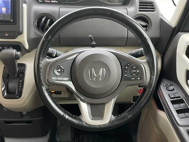 ホンダ Ｎ ＢＯＸ G L ホンダセンシング 秋田県 2019(平31)年 9.7万km プラチナホワイトパール (株)IDOMが運営する【じしゃロン 秋田店】の自社ローン専用車両になります。こちらは現金またはオートローンご利用時の価格です。自社ローンご希望の方は別途その旨お申付け下さい/4WD/スマートキー/社外ナビ/フルセグテレビ/バックカメラ/片側パワースライドドア/ETC/ホンダセンシング/シートヒーター
