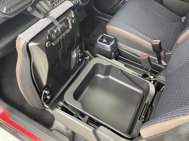 スズキ ハスラー Jスタイル ターボ 道央・札幌 2021(令3)年 2.3万km フェニックスレッドパール/ガンメタリック2トーンルーフ ・4WD/・ワンオーナー/・純正メモリーナビ&フルセグ&CD&DVD&BT&HDMI&USB&ipod&AppleCarPlay&AndroidAuto/・寒冷地仕様/・スズキセーフティサポート/・衝突軽減ブレーキ/・誤発進抑制機能/・後方誤発進抑制機能/・ふらつき警報/・車線逸脱抑制機能/・車線逸脱警報機能/・標識認識機能/・アダプティブクルーズコントロール/・先行車発進お知らせ/・オートマチックハイビーム/・全方位カメラ/・レーンキープアシスト/・ダウンヒルアシストコントロール/・シートヒーター/・革巻きステアリング/・ステアリングスイッチ/・ビルトインETC/・後席テーブル/・オートライト/・LEDヘッドライト/・LEDフォグ/・スマートキー/・プッシュスタート/・アイドリングストップ/・横滑り防止/・nanoe/・マッドガード