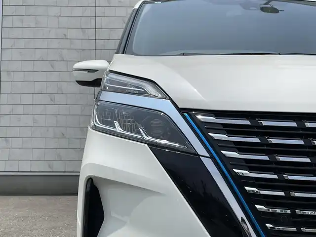 日産 セレナ e－パワー ハイウェイスター V 福岡県 2021(令3)年 5.8万km ブリリアントホワイトパール 純正１０型SDナビ(フルセグ/TV/CD/DVD/BT)プロパイロットアラウンドビューモニターエマージェンシーブレーキコーナーセンサーBSM両側電動パワスラETCUSBポート純正LEDヘットライト純正16インチアルミホイール純正フロアマットスマートキープッシュスタート